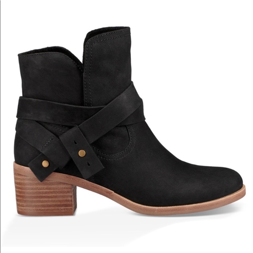 UGG BOOTS  Booties 8.5
